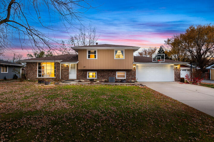 Property Photo:  207 Diana Street  IL 60404 