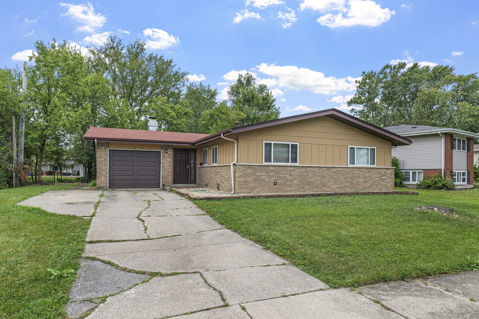 Property Photo:  302 Springfield Street  IL 60466 