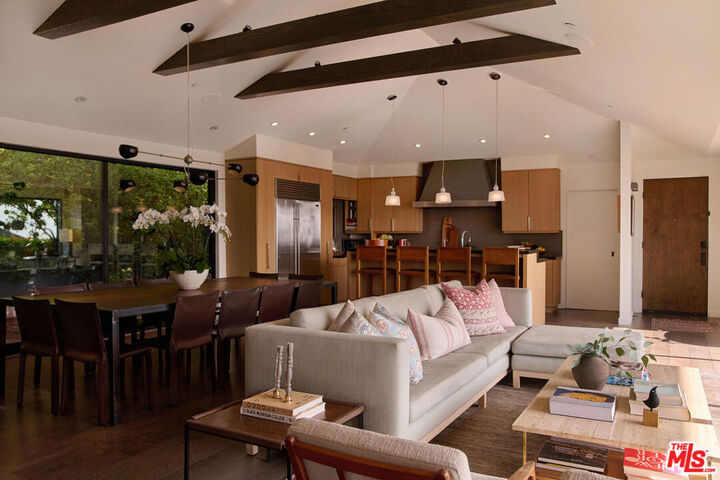 Property Photo:  8951 St Ives Drive  CA 90069 