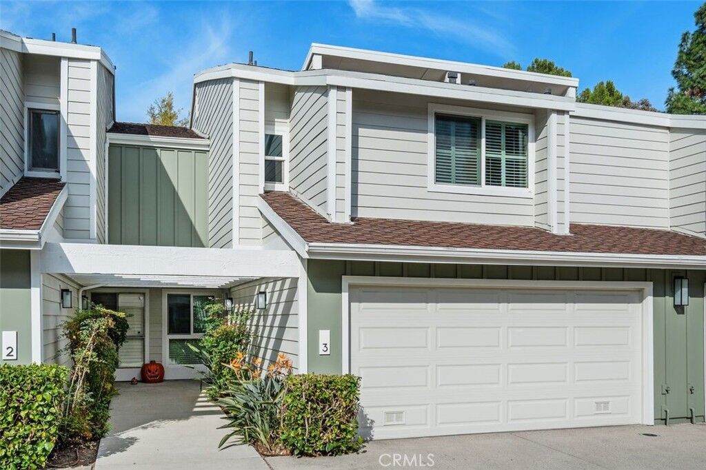 Property Photo: 10056 Melinda Way 3 CA 91325