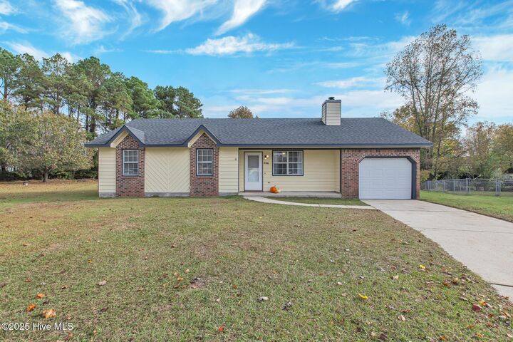 Property Photo: 406 Singletree Court NC 28540