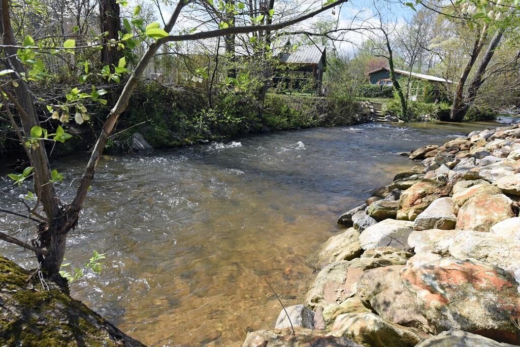 Property Photo:  467 Golden Nugget Road  GA 30512 