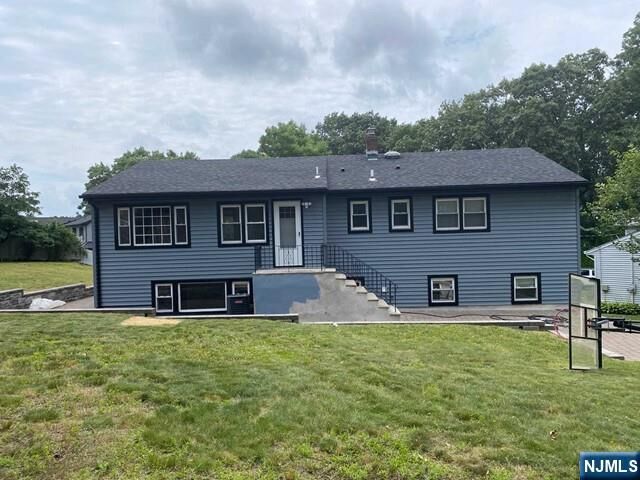 Property Photo:  352 Maplewood Drive  NJ 07652 