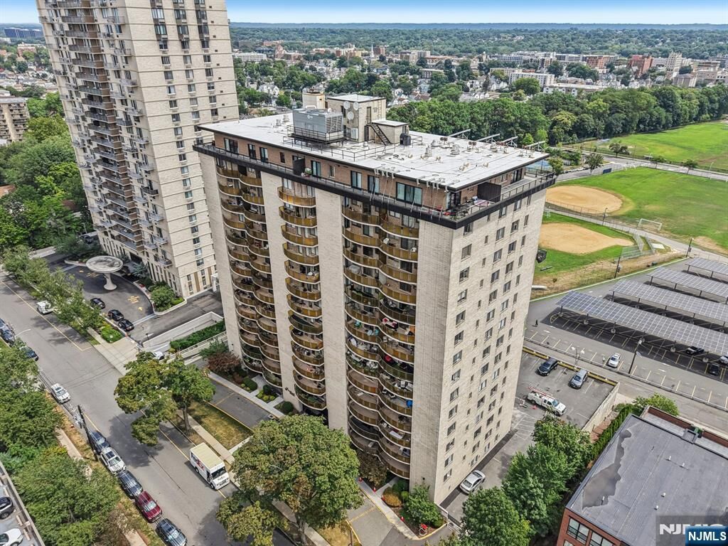 Property Photo: 150 Overlook Avenue 6H NJ 07601