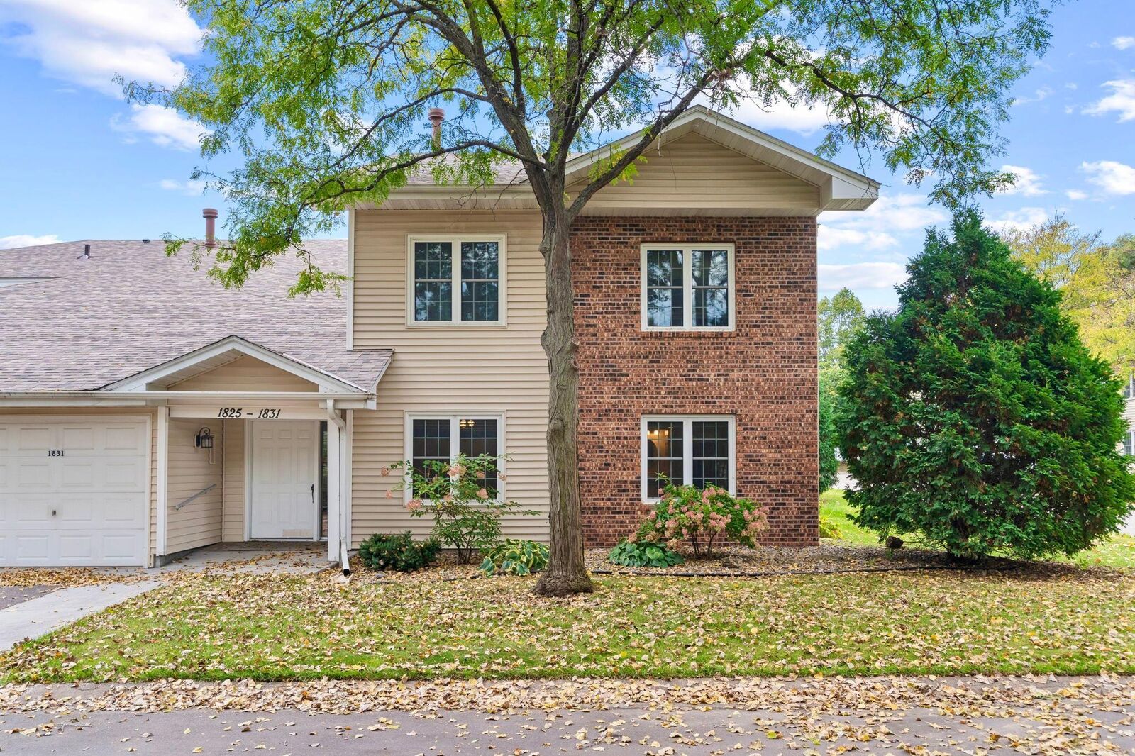 Property Photo:  1829 County Rd E E  MN 55110 