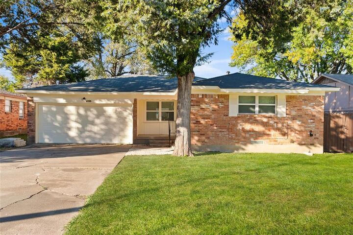 Property Photo: 8155 Shafter Drive TX 75227