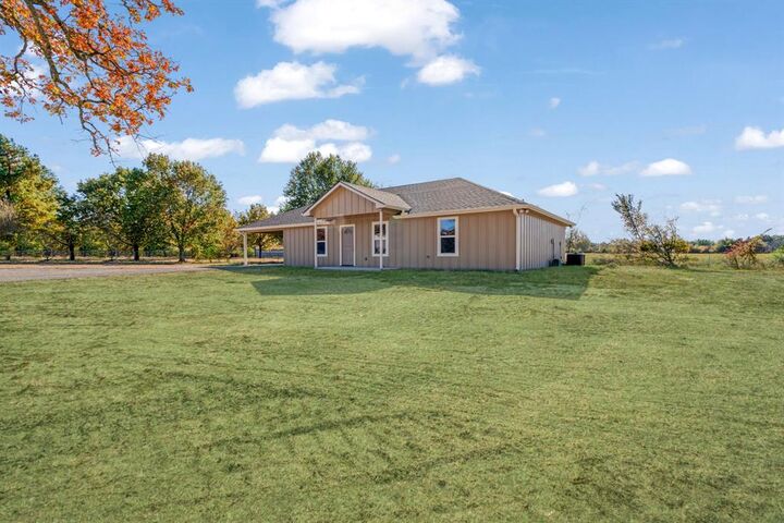 Property Photo:  728 County Road 44050  TX 75473 