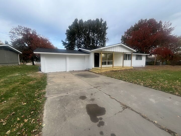 Property Photo: 93 11th Street MO 64601