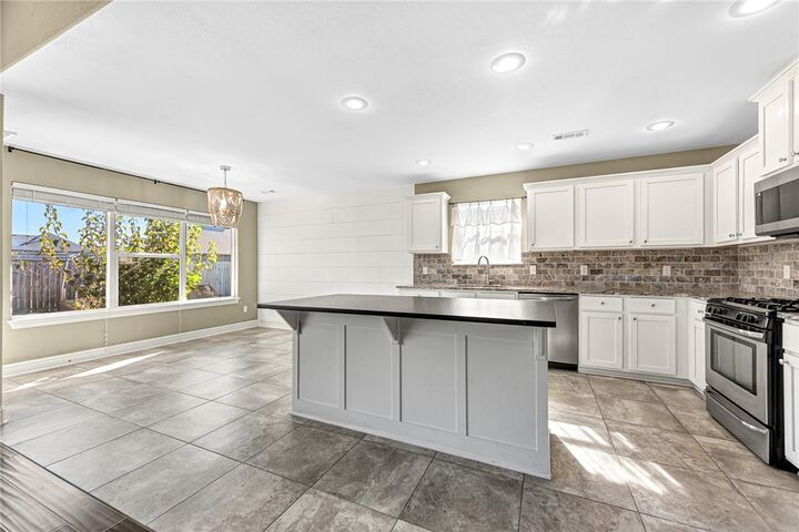 Property Photo: 3809 Bridgeton Street AR 72762