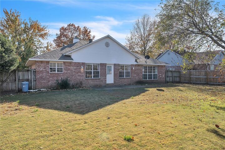 Property Photo: 3407 W Mockingbird Lane AR 72756