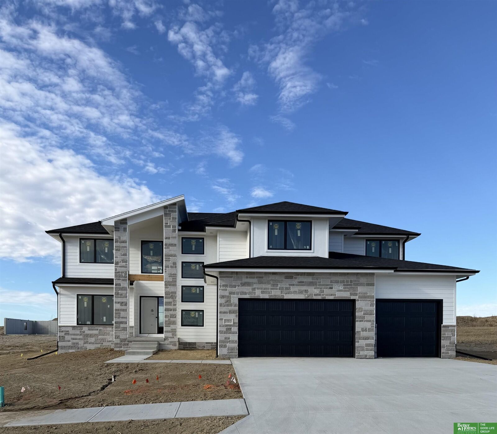 Property Photo:  10804 S 219 Avenue  NE 68028 