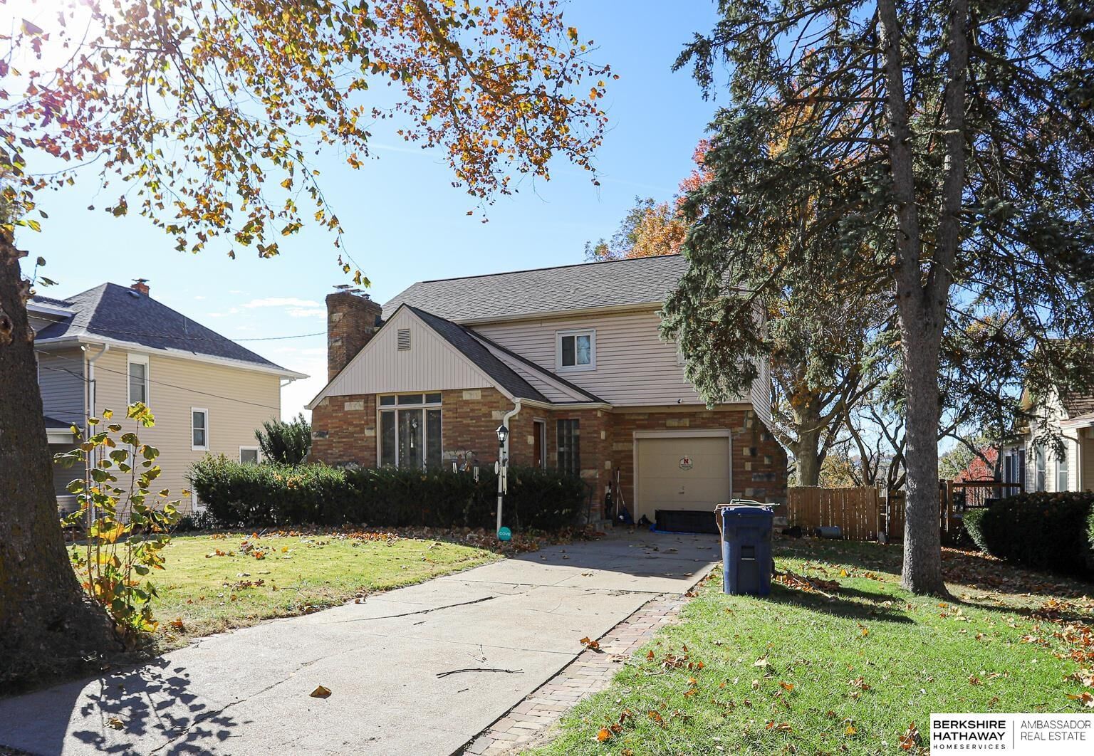 Property Photo:  1704 Bellevue Boulevard  NE 68005 