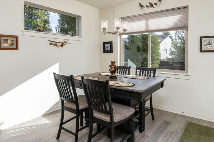 Property Photo: 51952 Settler Drive OR 97739