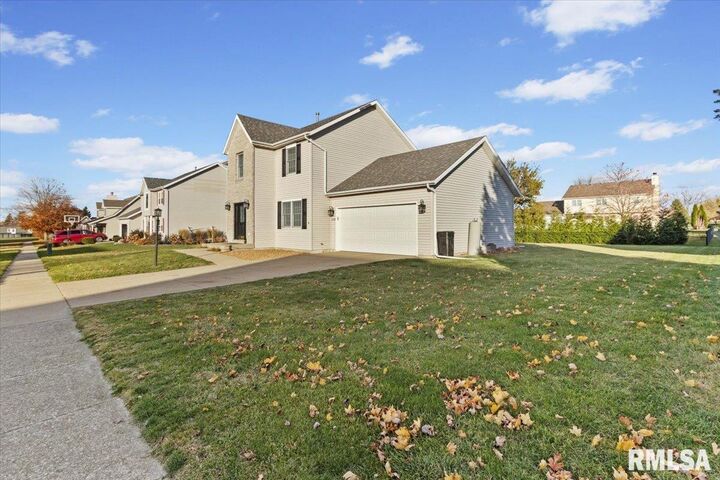 Property Photo:  316 Danbury Lane  IL 61548 