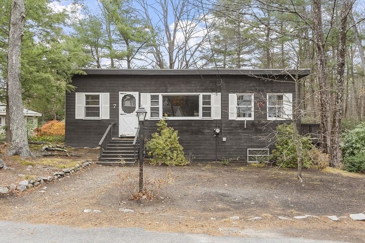 Property Photo: 7 Hickory Ln MA 01462