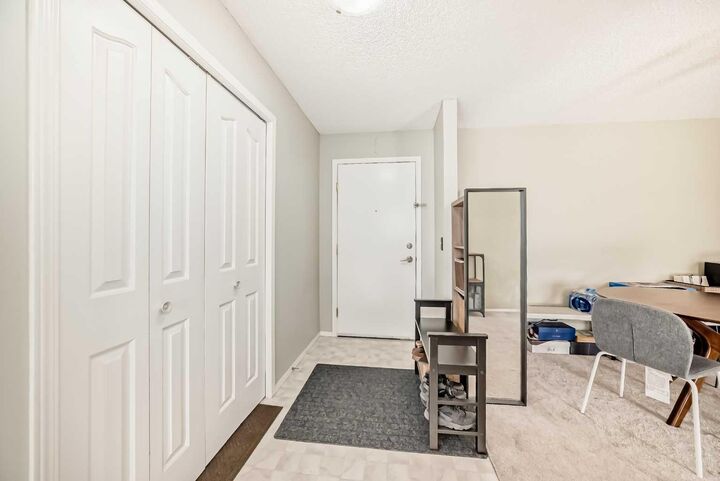 Photo de la propriété:  1000 Citadel Meadow Point NW 115  AB T3G 5N5 