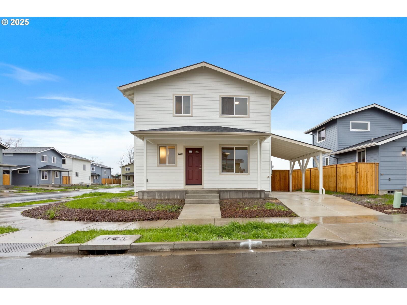 Property Photo:  684 St Charles St  OR 97402 