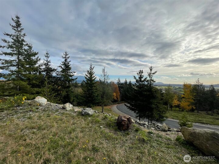 Property Photo:  4  Avalon Heights Way  WA 98284 