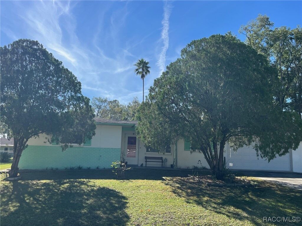 Property Photo: 6676 E Kent Street FL 34452