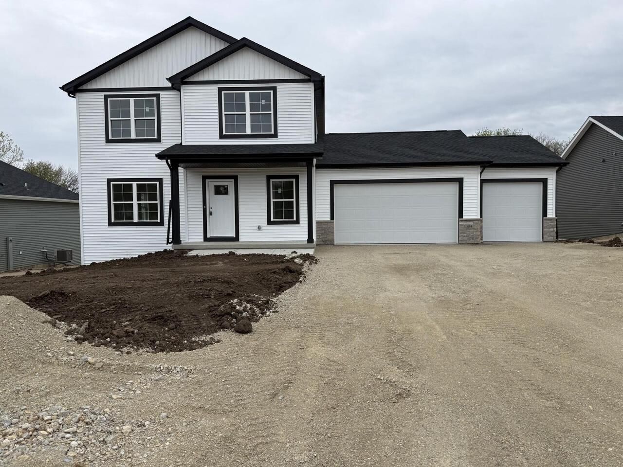 Property Photo:  414 Ridge Court  WI 53576 