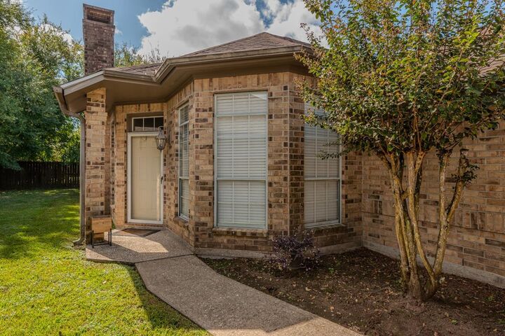 Property Photo:  1061 Green Meadow  TX 77706 