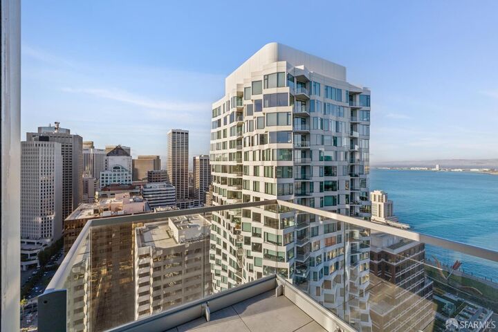 Property Photo:  301 Main Street Ph37b  CA 94105 