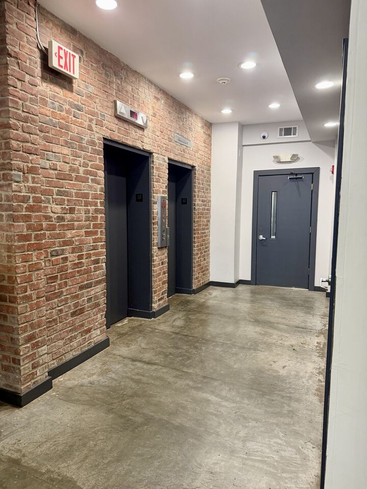 Property Photo:  881 Lafayette Boulevard 5K  CT 06604 