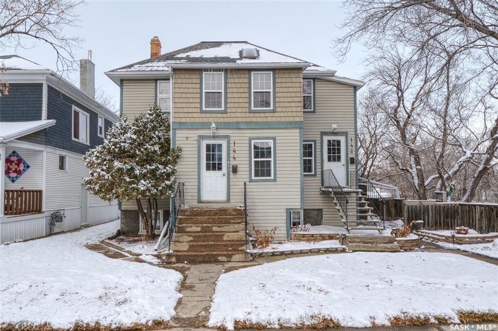 Property Photo:  142 Hochelaga Street W  SK S6H 2G3 