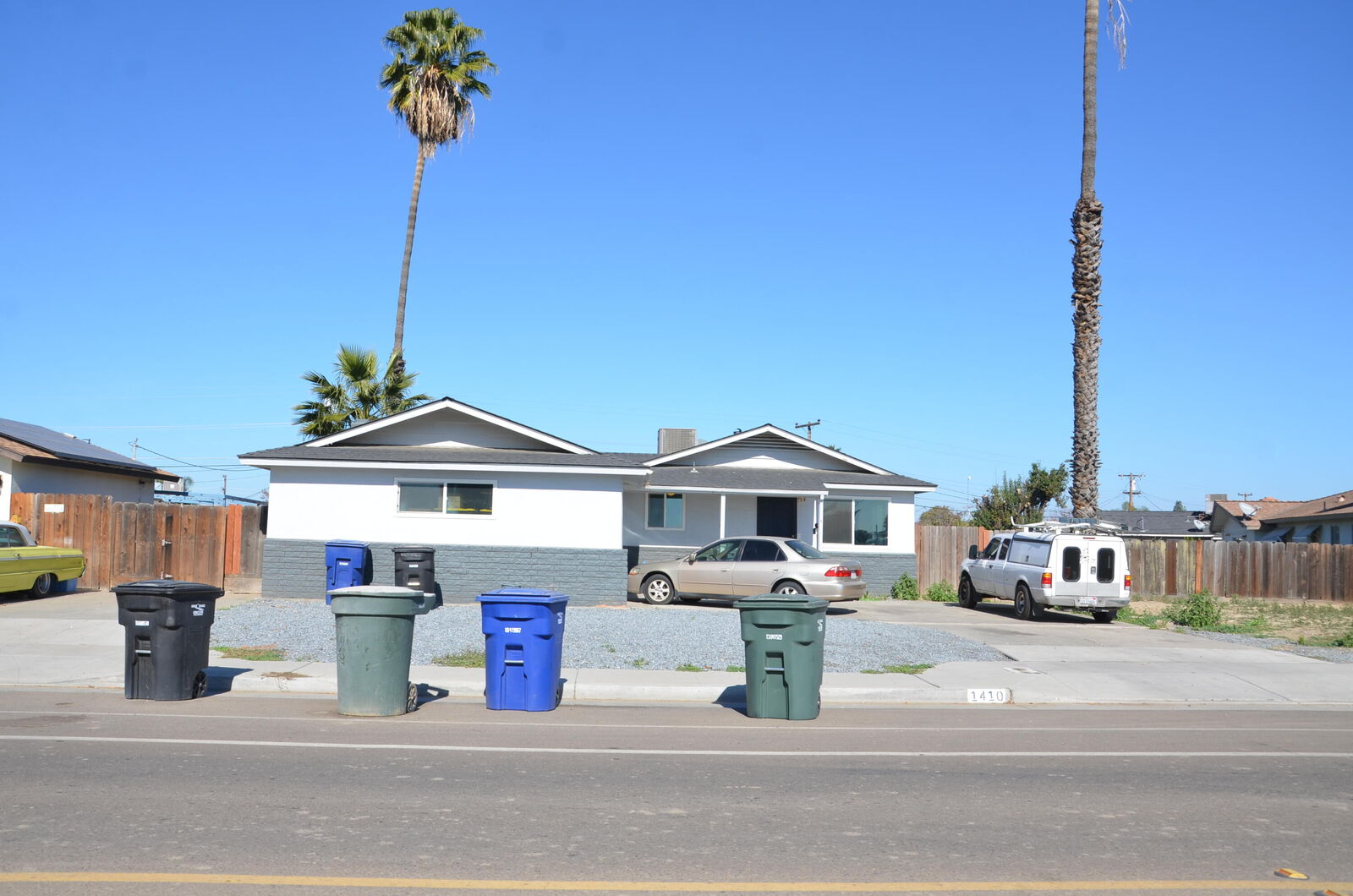 Property Photo:  1410 W Bush Street  CA 93245 
