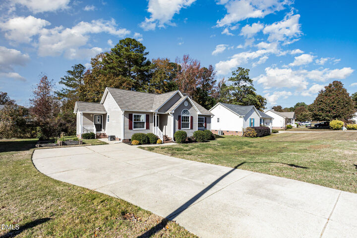 Property Photo:  1016 S Philwood Court  NC 27526 