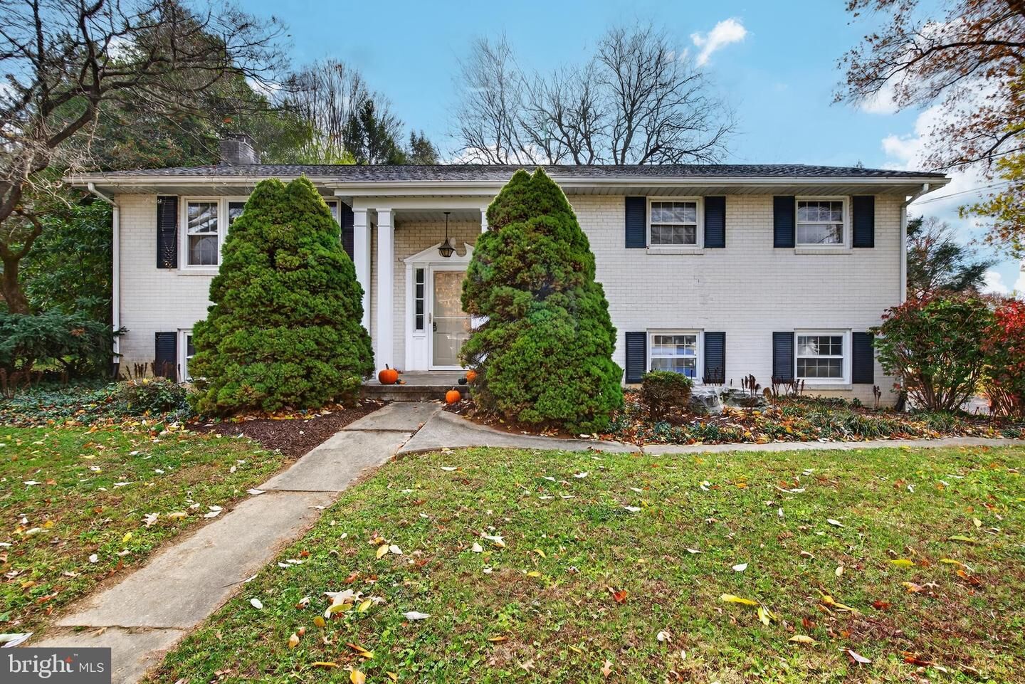 Property Photo:  11 Wolf Road  PA 17501 