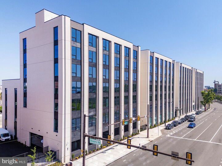 Property Photo:  1130 N Delaware Avenue 320  PA 19125 