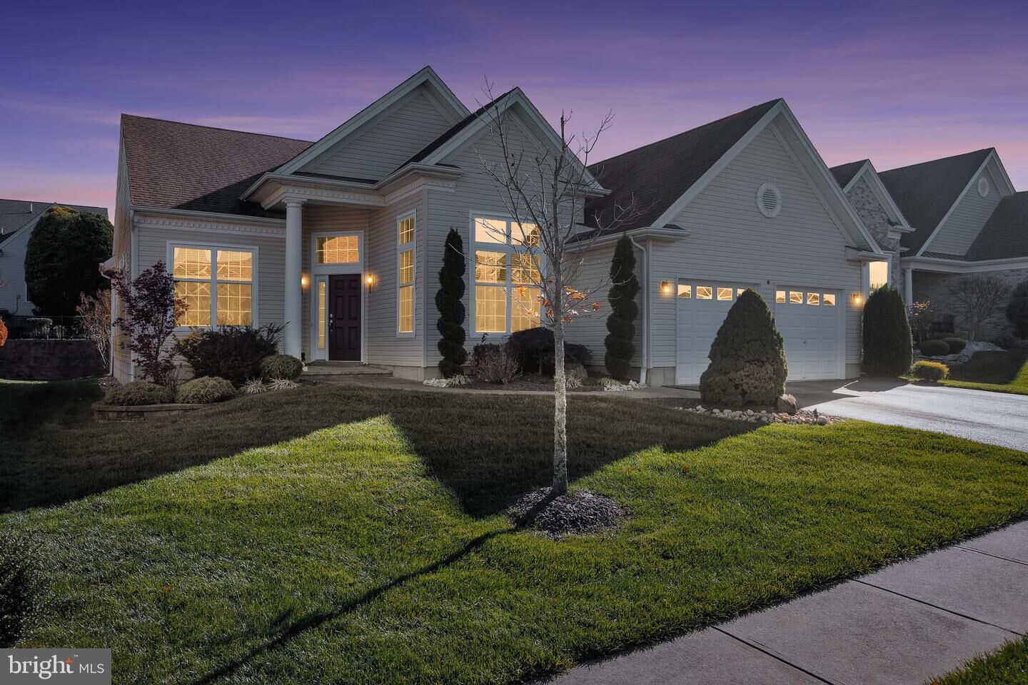 Property Photo:  24 Fisher Island Court  NJ 08831 