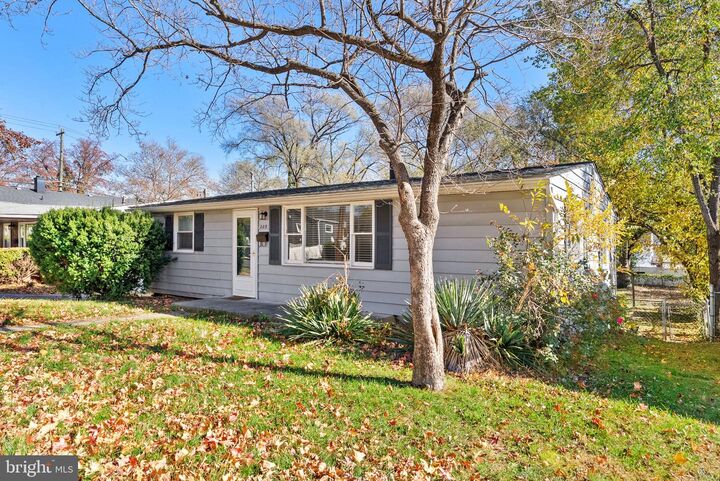 Property Photo:  208 Shenandoah Avenue  VA 22601 