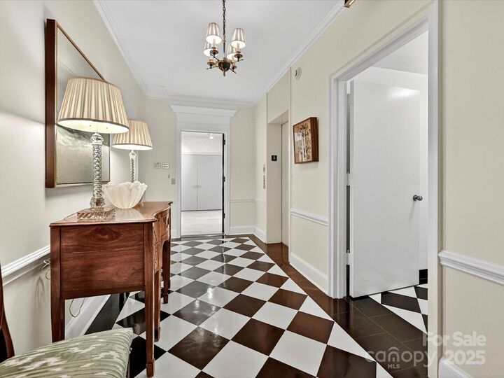 Property Photo:  2633 Richardson Drive 5B  NC 28211 