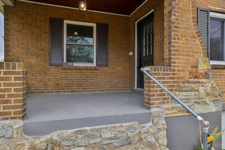 Property Photo: 1572 Yarmouth Avenue OH 45237