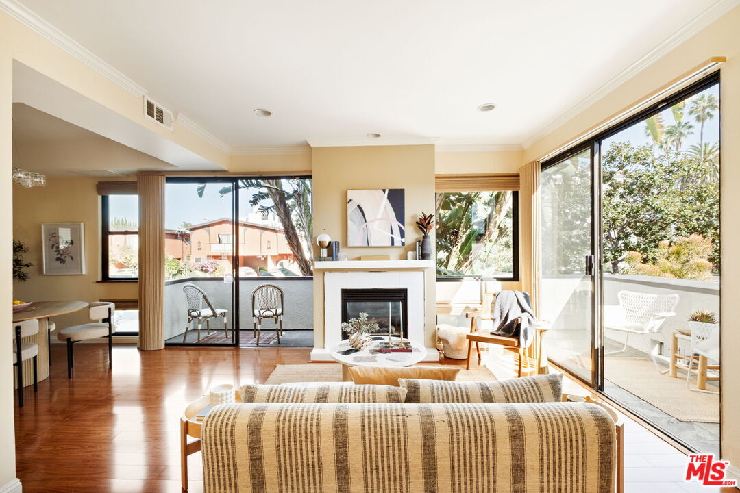 Property Photo:  3675 Keystone Ave  CA 90034 