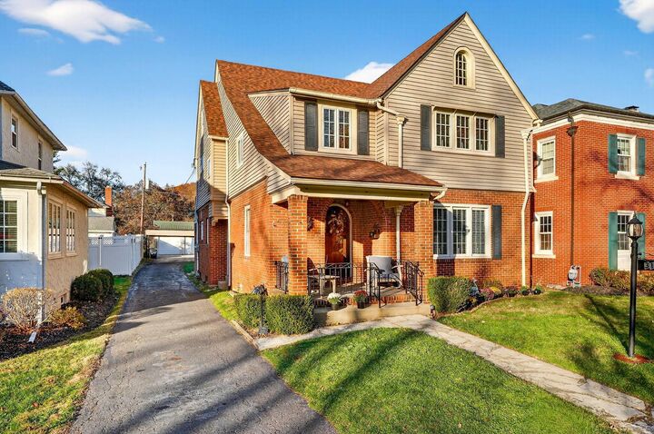 Property Photo:  311 E Allen Street  OH 43130 