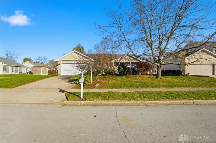 Property Photo:  1029 Meadow Thrush Drive  OH 45315 