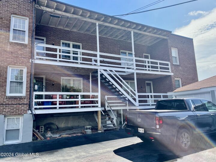 Property Photo:  948 Washington Avenue  NY 12203 