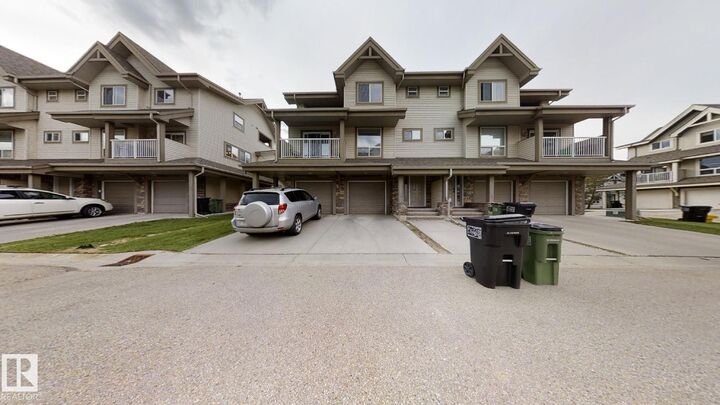 12050 17 Avenue SW 18 — photo 1