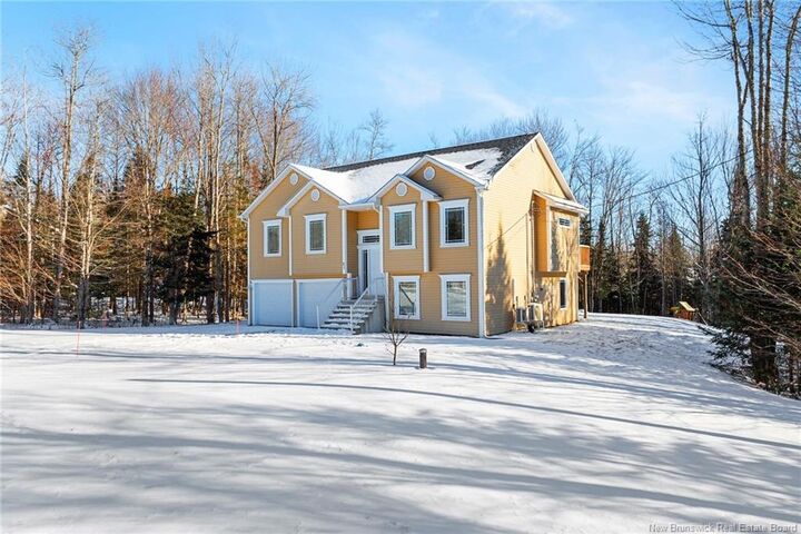 Property Photo:  21 Willowdale Drive  NB E3B 0V5 