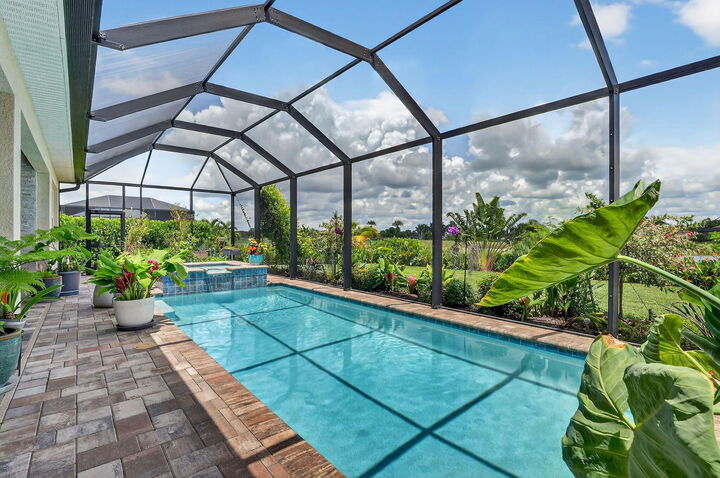 Property Photo: 18725 Lake Hammock Drive FL 34114