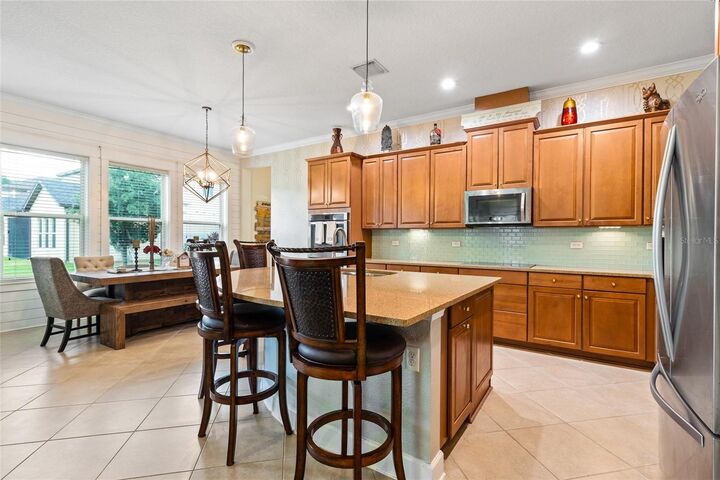 Property Photo: 750 116th Court NE FL 34212