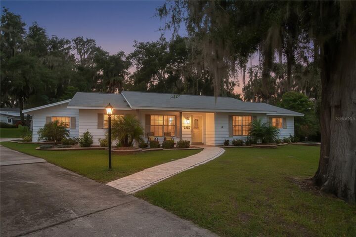 Property Photo: 2915 Cocovia Way FL 34748