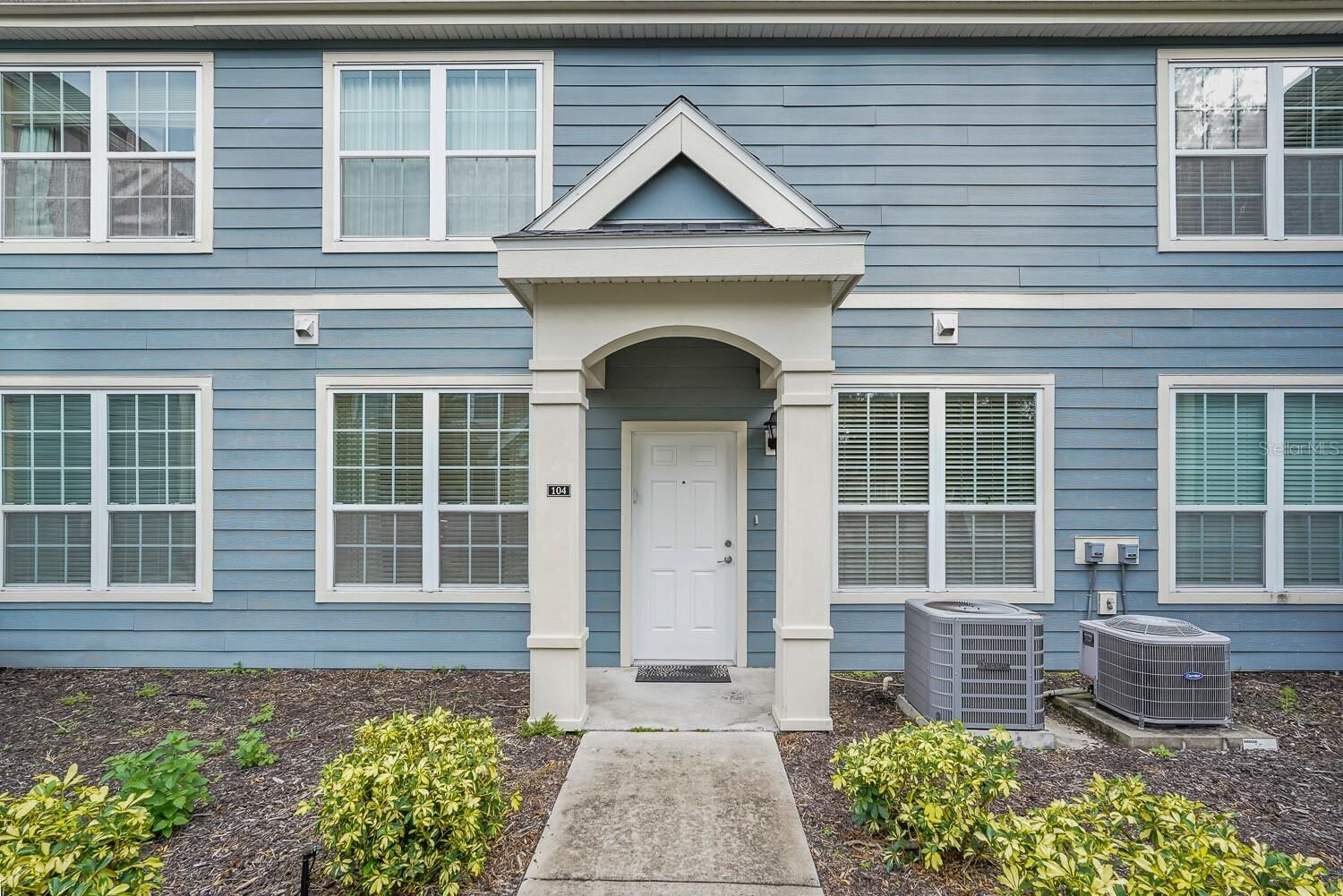 Property Photo: 5540 Rosehill Road 104 FL 34233