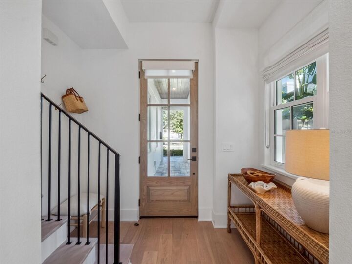 Property Photo: 1630 Chestnut Avenue FL 32789