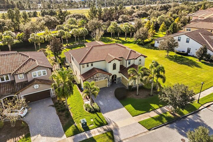 Property Photo: 11675 Savona Way FL 32827