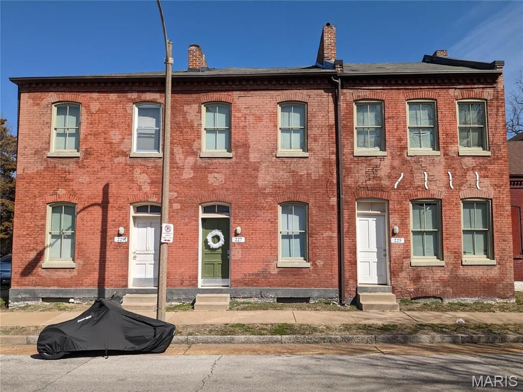 Property Photo: 225 W Steins Street MO 63111