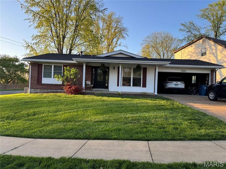 Property Photo:  704 Woodrun Drive  MO 63021 